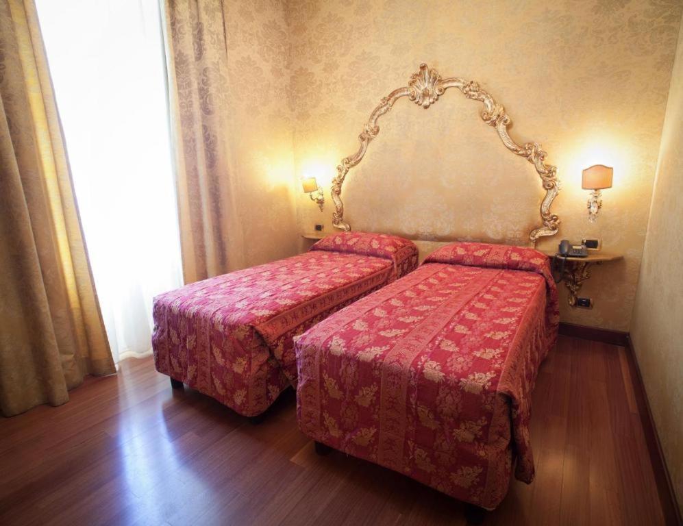 Hotel Des Epoques Рим Экстерьер фото