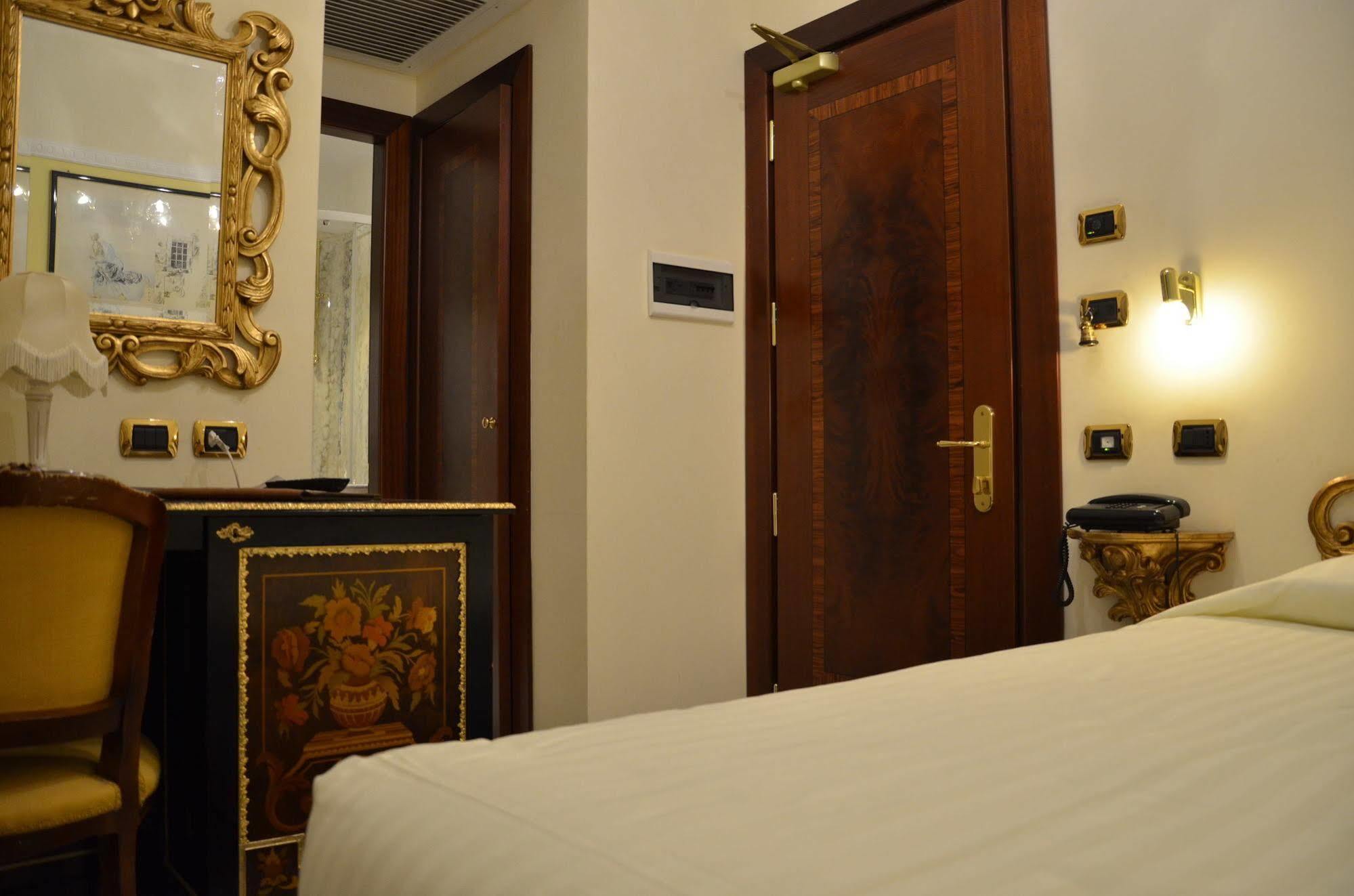 Hotel Des Epoques Рим Экстерьер фото