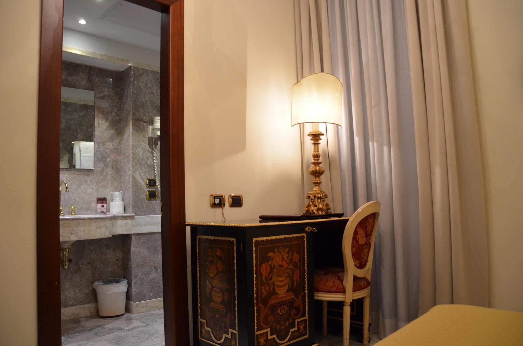 Hotel Des Epoques Рим Экстерьер фото