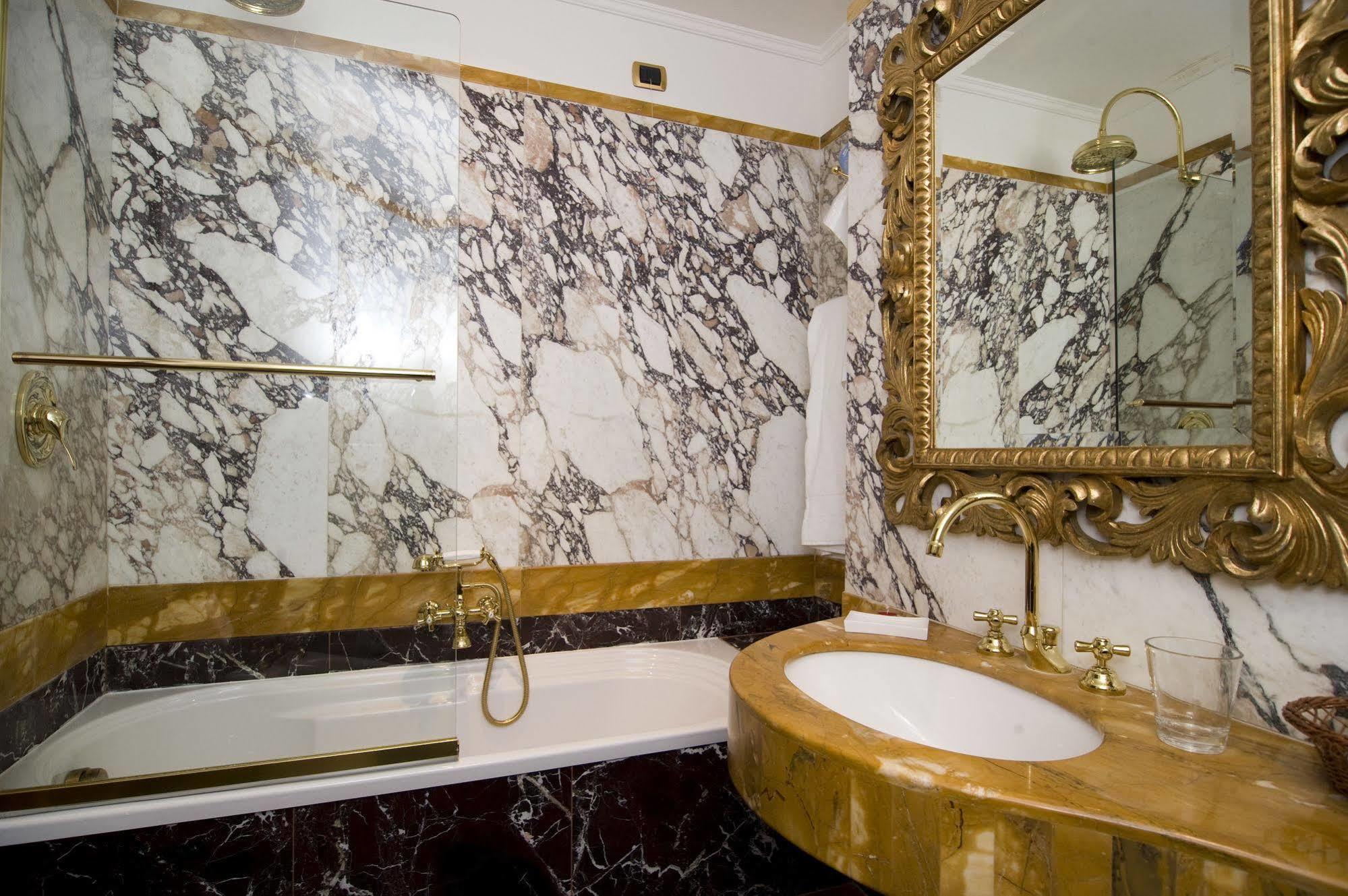 Hotel Des Epoques Рим Экстерьер фото
